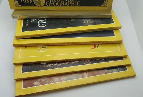 1988 - 6 x National Geographic Magazines July to December in Holder -- Great condition
