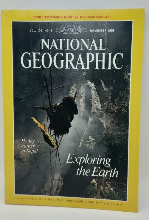 1988 - 6 x National Geographic Magazines July to December in Holder -- Great condition