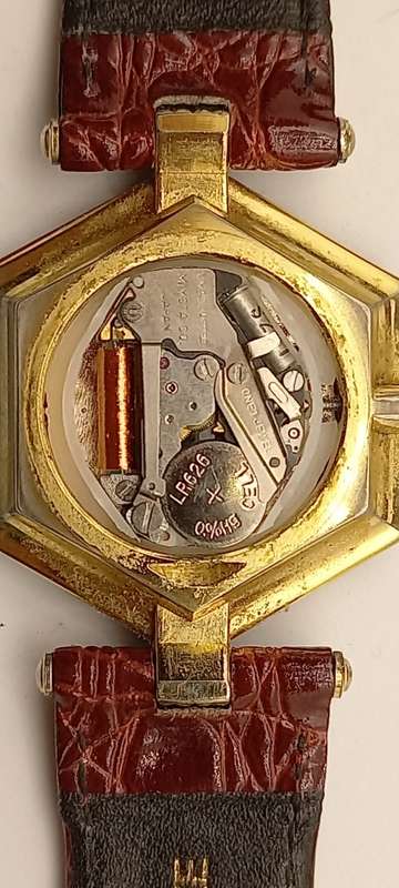 Pre-owned Ladies EDWIN Quartz watch-Japan 2035 movement Leather strap- small nic on glass