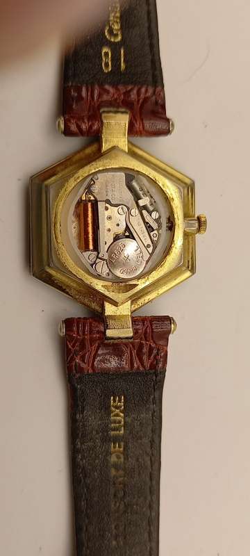 Pre-owned Ladies EDWIN Quartz watch-Japan 2035 movement Leather strap- small nic on glass