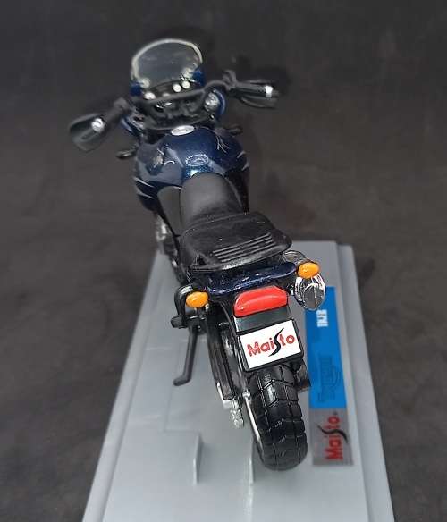Maisto Triumph Tiger model motorcycle - (No Cover)