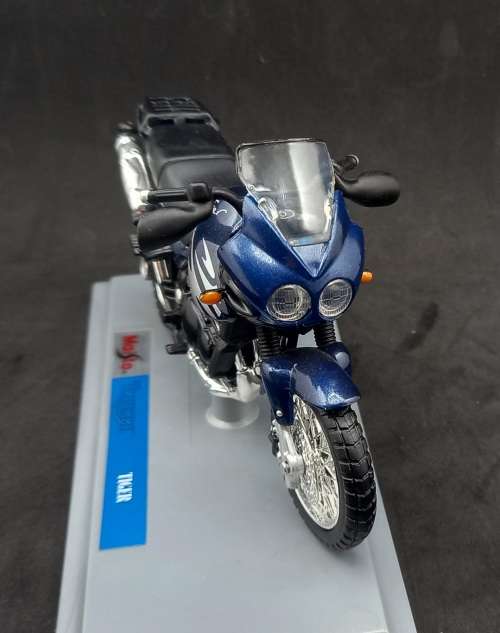 Maisto Triumph Tiger model motorcycle - (No Cover)