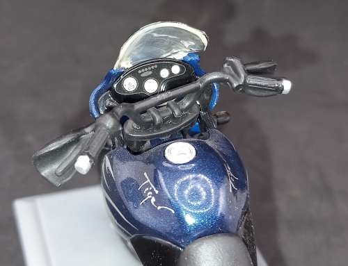 Maisto Triumph Tiger model motorcycle - (No Cover)