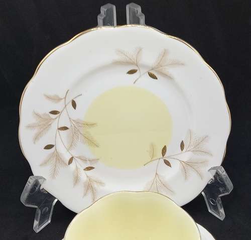 Vintage Royal Albert MONTROSE trio Fine Bone China -England - (5 Available bid is for one)