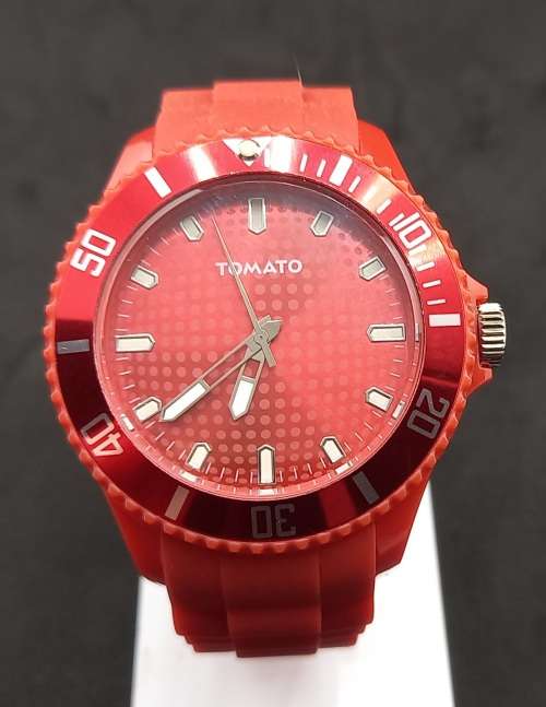Unused Mens Red 3ATM Tomato T13-4131 Watch-Rubber Strap-Needs Battery-No Box