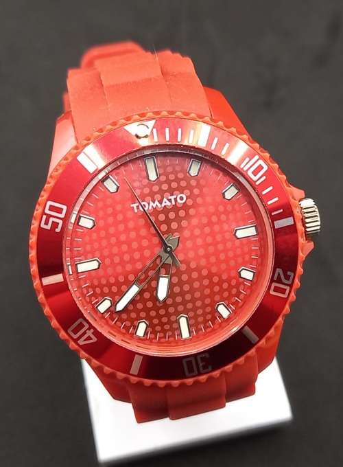 Unused Mens Red 3ATM Tomato T13-4131 Watch-Rubber Strap-Needs Battery-No Box