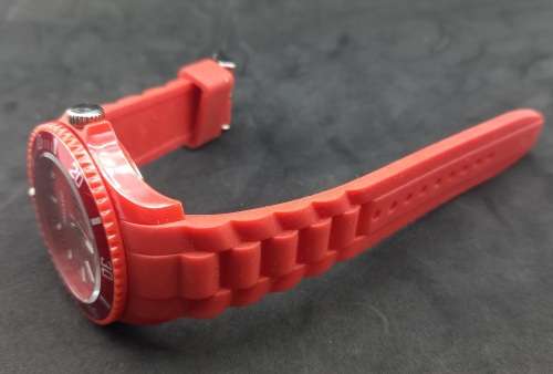 Unused Mens Red 3ATM Tomato T13-4131 Watch-Rubber Strap-Needs Battery-No Box