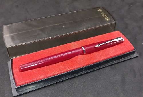 Vintage Maroon Parker 45 Arrow in Case -England  - Cartridge is empty -Fine Nib-Clutch ring missing