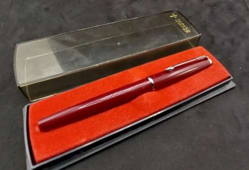 Vintage Maroon Parker 45 Arrow in Case -England  - Cartridge is empty -Fine Nib-Clutch ring missing