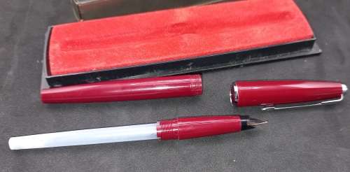 Vintage Maroon Parker 45 Arrow in Case -England  - Cartridge is empty -Fine Nib-Clutch ring missing
