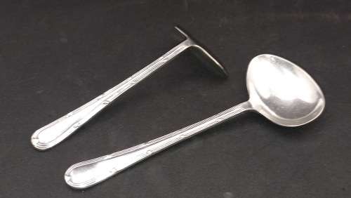 Vintage Yeoman Plate EPNS Child`s Spoon and Pusher set