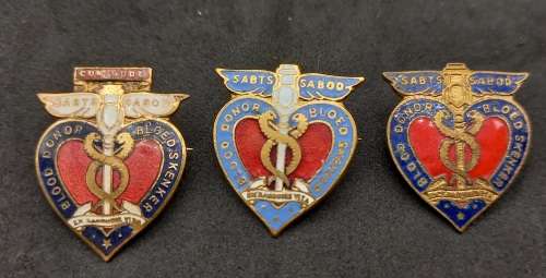 3 x  SABTS  SABOD Blood Donar Badges - One Cum Laude