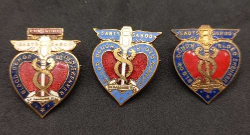 3 x  SABTS  SABOD Blood Donar Badges - One Cum Laude