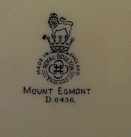 Vintage Royal Doulton MOUNT EGMONT D.6436 Plate 263mm