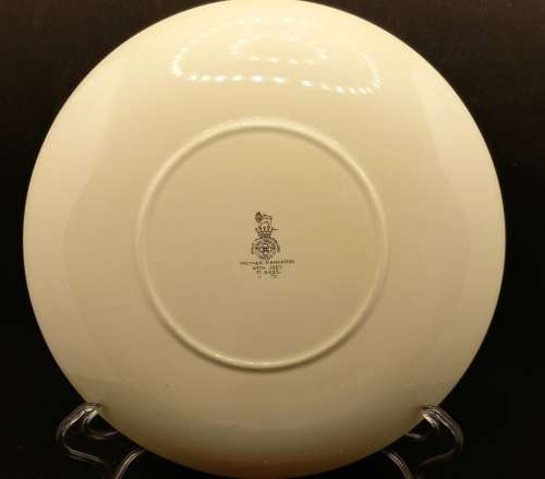 Vintage Royal Doulton Mother Kangaroo with Joey. D.6423 Plate 265mm