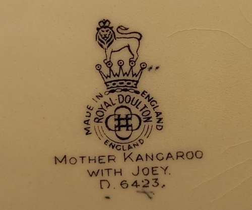 Vintage Royal Doulton Mother Kangaroo with Joey. D.6423 Plate 265mm