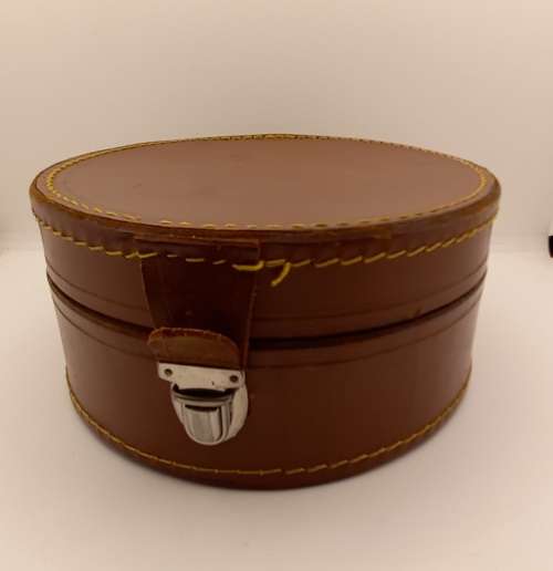 Vintage Genuine Leather Collar and Stud Box 87x185mm-Great condition