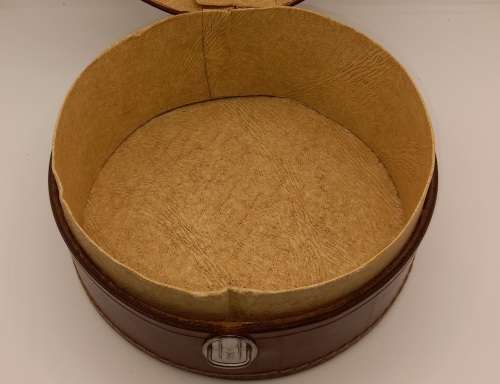 Vintage Genuine Leather Collar and Stud Box 87x185mm-Great condition