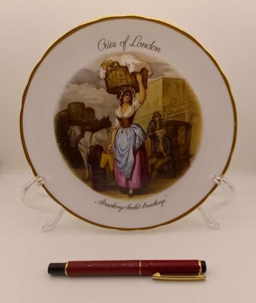 Vintage Tuscan Fine English Bone China'Cries of London' Plate made in England 208mm. Some scratches