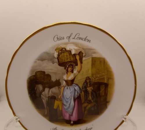 Vintage Tuscan Fine English Bone China'Cries of London' Plate made in England 208mm. Some scratches