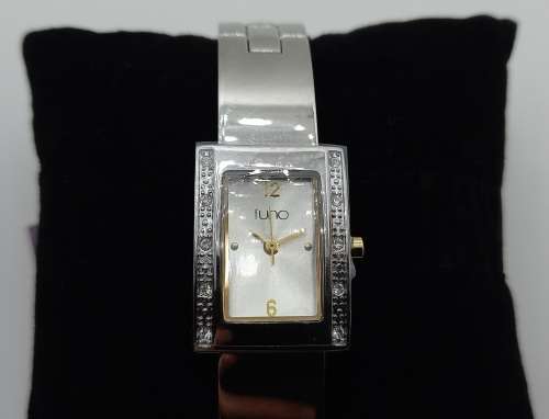 Unused `new` luno Ladies Quarts watch still in Box -metal strap - Need a new Battery -5 available
