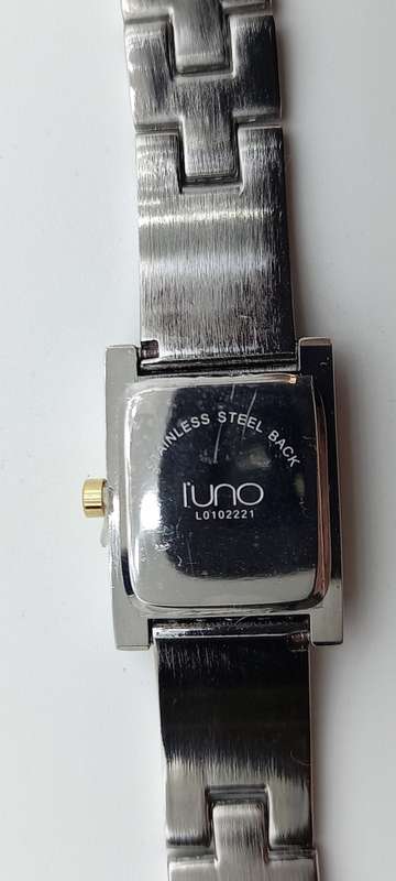 Unused `new` luno Ladies Quarts watch still in Box -metal strap - Need a new Battery -5 available