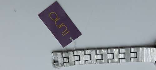 Unused `new` luno Ladies Quarts watch still in Box -metal strap - Need a new Battery -5 available
