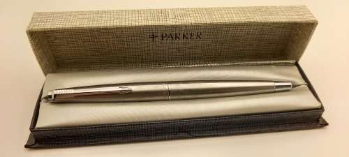 Vintage Parker 45 Flighter Fountain Pen with squeeze converter Made in the U.K in parker Case