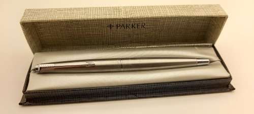 Vintage Parker 45 Flighter Fountain Pen with squeeze converter Made in the U.K in parker Case