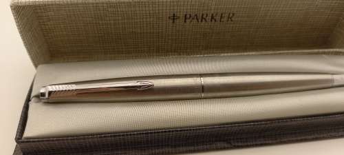 Vintage Parker 45 Flighter Fountain Pen with squeeze converter Made in the U.K in parker Case