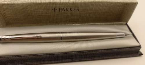 Vintage Parker 45 Flighter Fountain Pen with squeeze converter Made in the U.K in parker Case