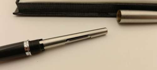 Vintage Parker 45 Flighter Fountain Pen with squeeze converter Made in the U.K in parker Case