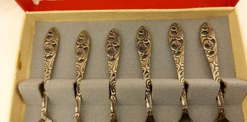 Vintage Nickel Silver Spoon set made in Holland - Boxed