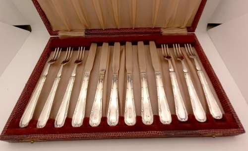 12pc Antique/Vintage Yeoman Silver Plated  Fruit and Cake Cutlery set made in England - Boxed