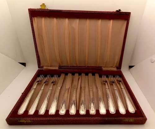 12pc Antique/Vintage Yeoman Silver Plated  Fruit and Cake Cutlery set made in England - Boxed