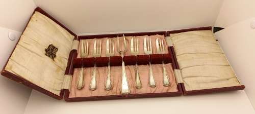 Antique or Vintage EPNS silver plated Cake Fork set in Box