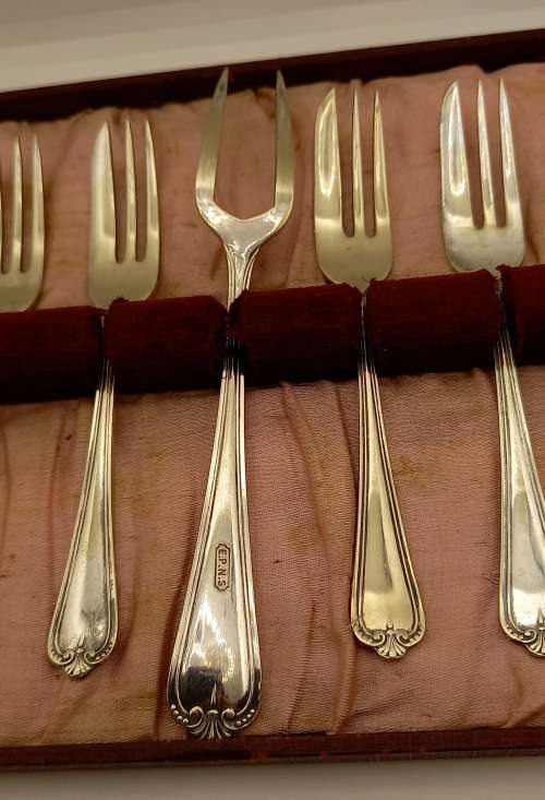 Antique or Vintage EPNS silver plated Cake Fork set in Box