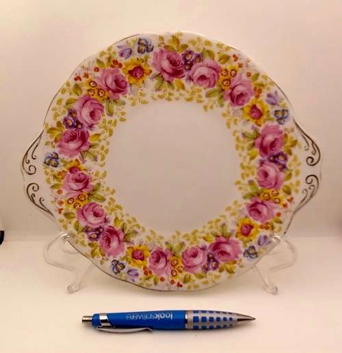 Vintage Royal Albert "Serena" Cake Plate 245x220mm (Gold on rim worn)