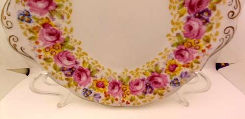 Vintage Royal Albert "Serena" Cake Plate 245x220mm (Gold on rim worn)