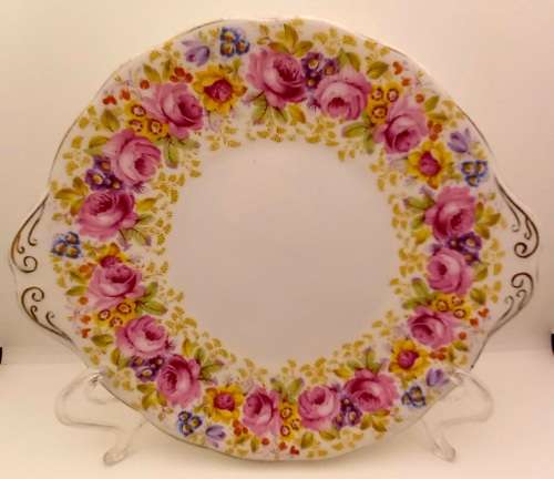 Vintage Royal Albert "Serena" Cake Plate 245x220mm (Gold on rim worn)