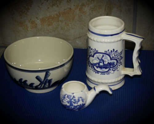 3 Blue and White Porcelain Items -Mug (140x125x80mm),bowl (80x45mm) and egg cup (45x105x55mm)