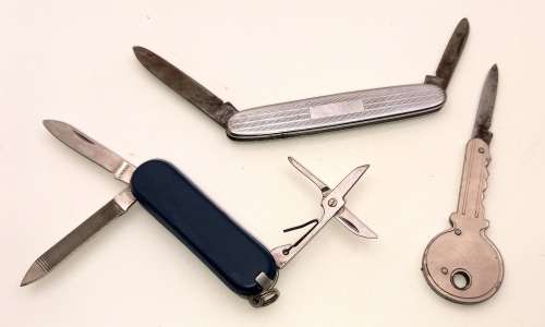 Vintage Richards Lamp Post Brand Key Knife Made in Sheffield england and 2 other old pocket knifes
