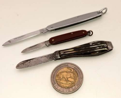 3 Small vintage Pocket Knifes