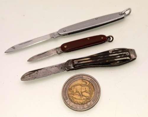 3 Small vintage Pocket Knifes