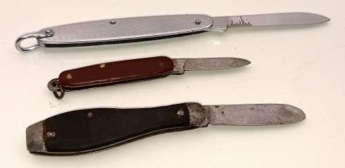 3 Small vintage Pocket Knifes