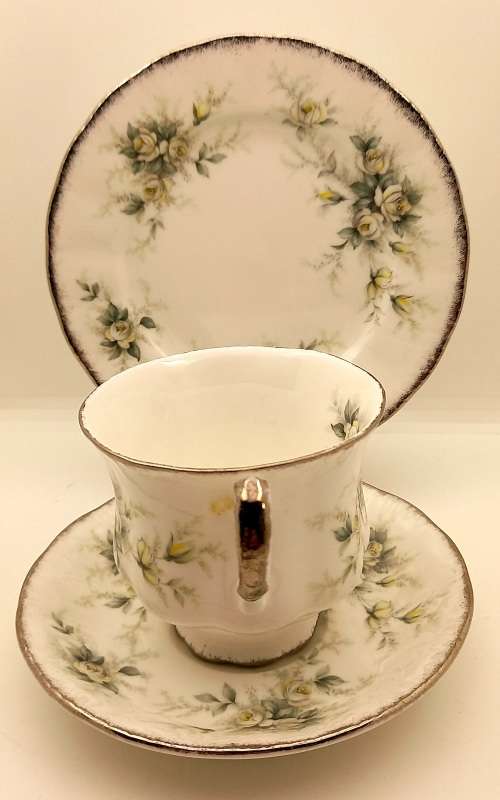 Vintage PARAGON "First love" Trio Stroke-on-Trent,By appointment to The Queen - 5 available