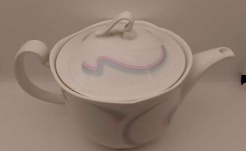 Vintage 1986 Royal Albert Bone China HORIZONS Aurora series teapot -excellent Condition
