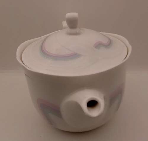 Vintage 1986 Royal Albert Bone China HORIZONS Aurora series teapot -excellent Condition