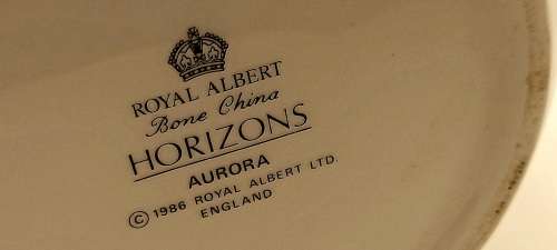 Vintage 1986 Royal Albert Bone China HORIZONS Aurora series teapot -excellent Condition