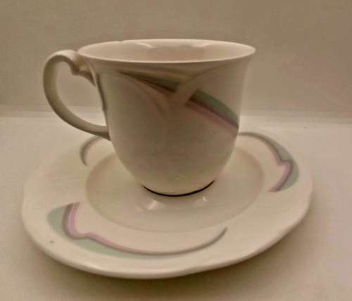 Vintage 1986 Royal Albert Bone China HORIZONS Aurora series Tea Duo -(Cup is chipped)